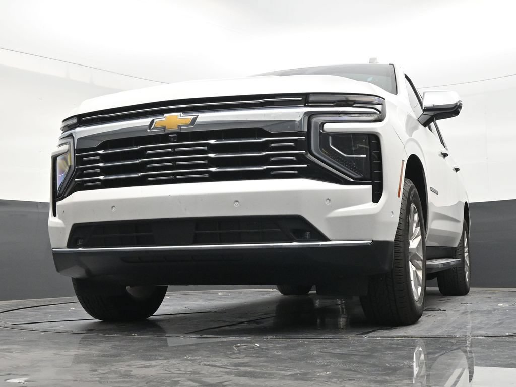 Used 2025 Chevrolet Suburban Premier RWD image 26