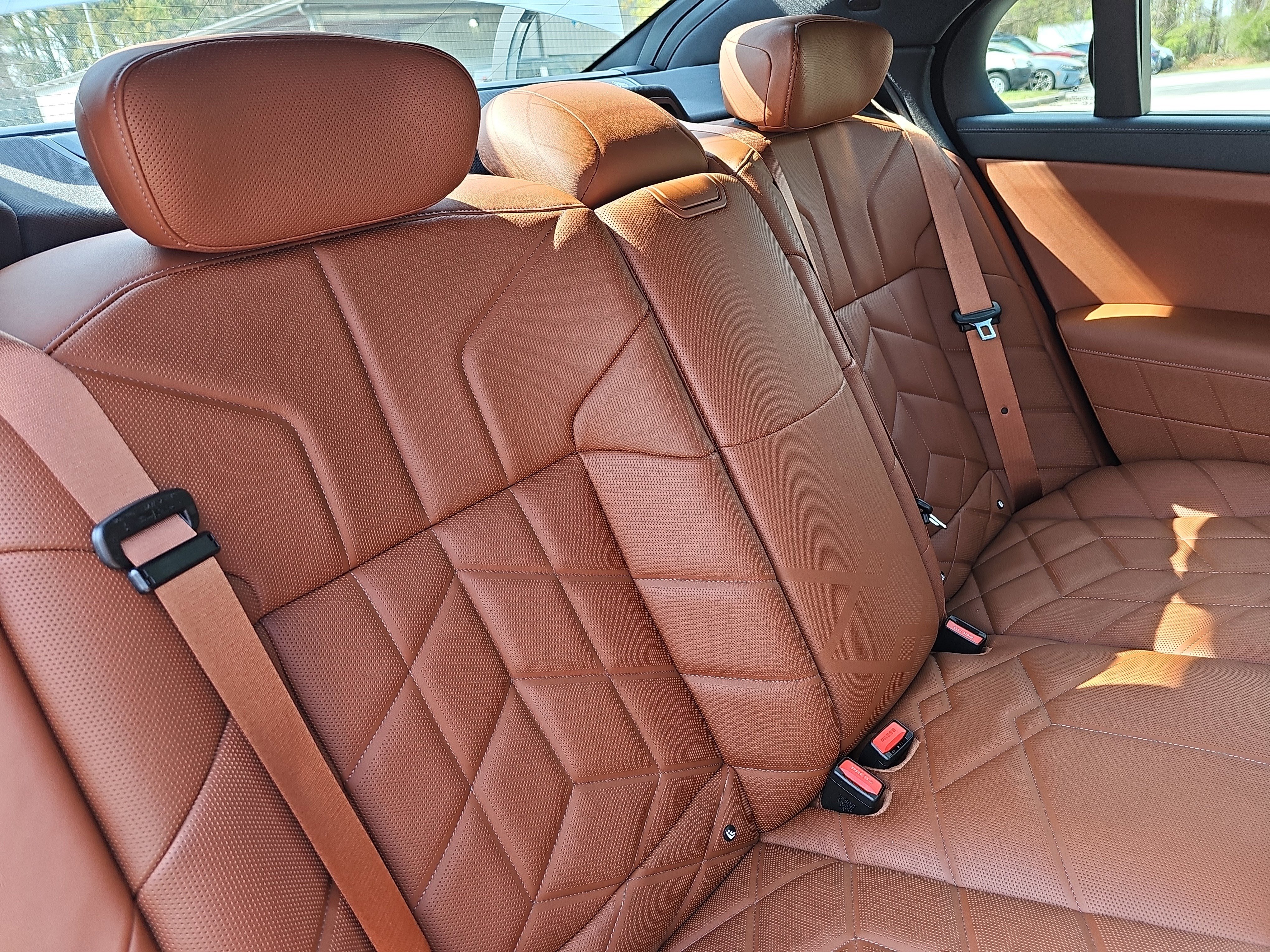 Certified 2025 BMW 750e xDrive image 13