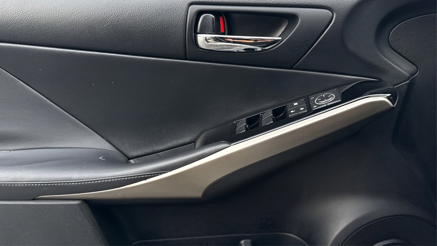 Used 2015 Lexus IS 250 RWD image 36
