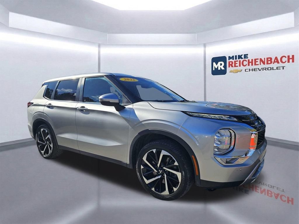 Used 2022 Mitsubishi Outlander SE FWD image 2