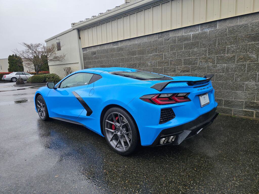 Used 2021 Chevrolet Corvette Stingray Premium Cpe w/ Z51 Performance Package RWD image 4