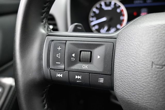 Used 2025 Nissan Rogue SV AWD/4WD image 25