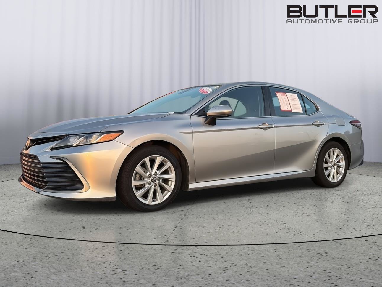 Certified 2022 Toyota Camry LE FWD image 1