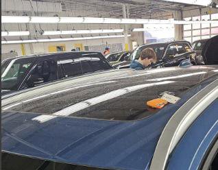 Used 2024 Volvo XC40 B5 Plus w/ Climate Package AWD/4WD image 10