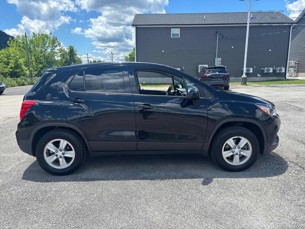 Used 2019 Chevrolet Trax LS w/ Tint and Cruise Package AWD/4WD image 6