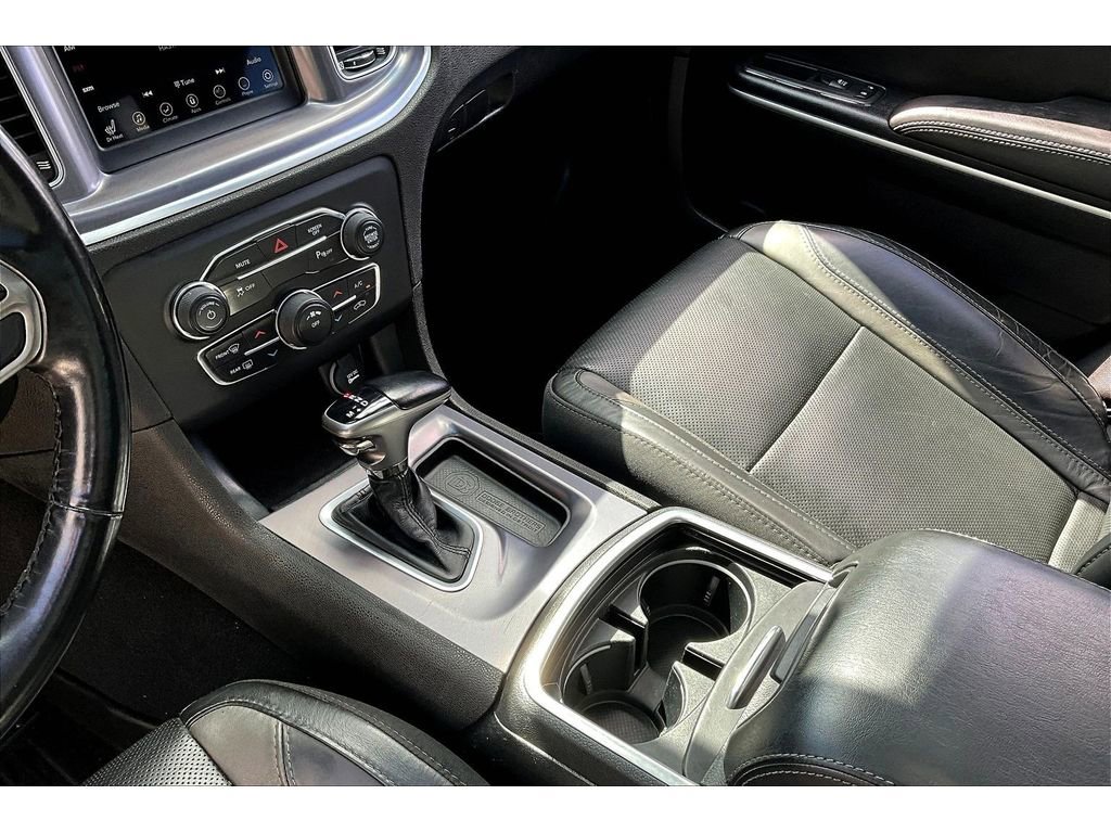 Used 2020 Dodge Charger SXT w/ Leather Interior Group RWD image 17