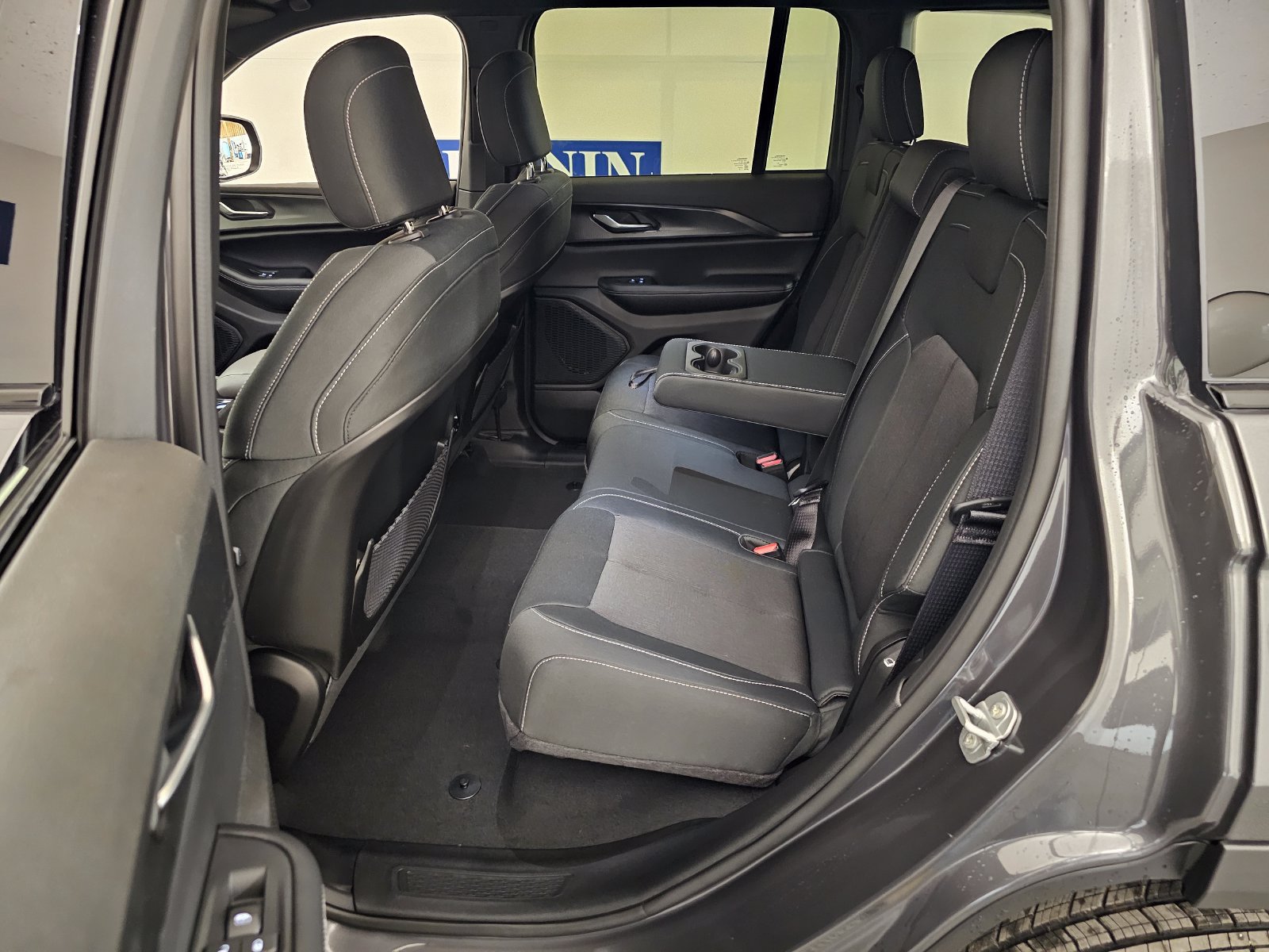 New 2026 Jeep Grand Cherokee Laredo X AWD/4WD image 33