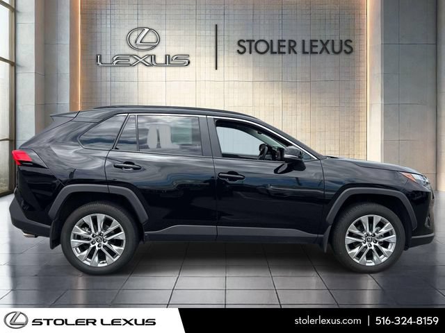 Used 2025 Toyota RAV4 XLE Premium w/ Weather Package AWD/4WD image 4