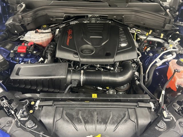 Used 2023 Alfa Romeo Stelvio Ti w/ Active Assist Plus Package image 33