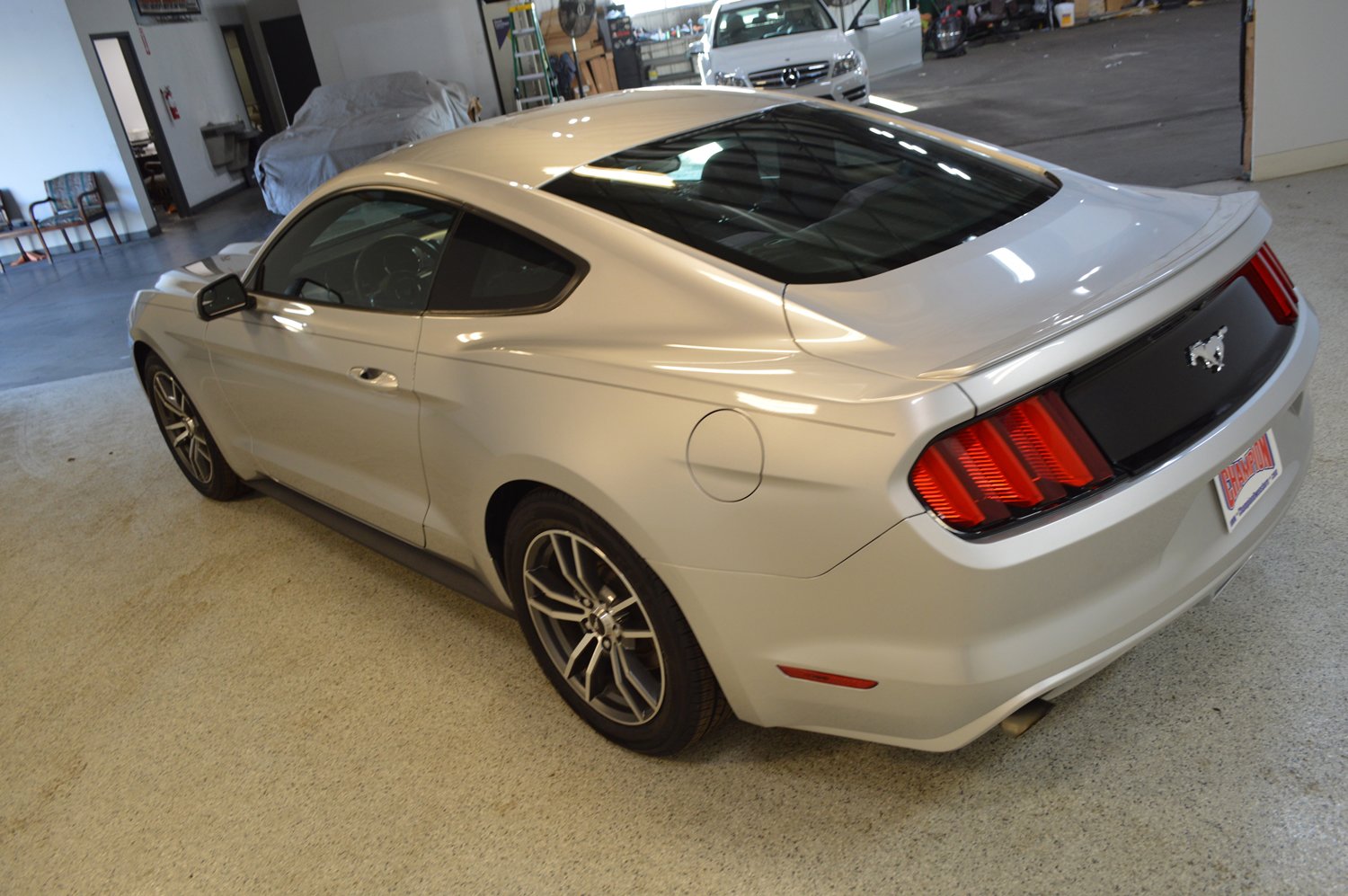 Used 2016 Ford Mustang EcoBoost image 5