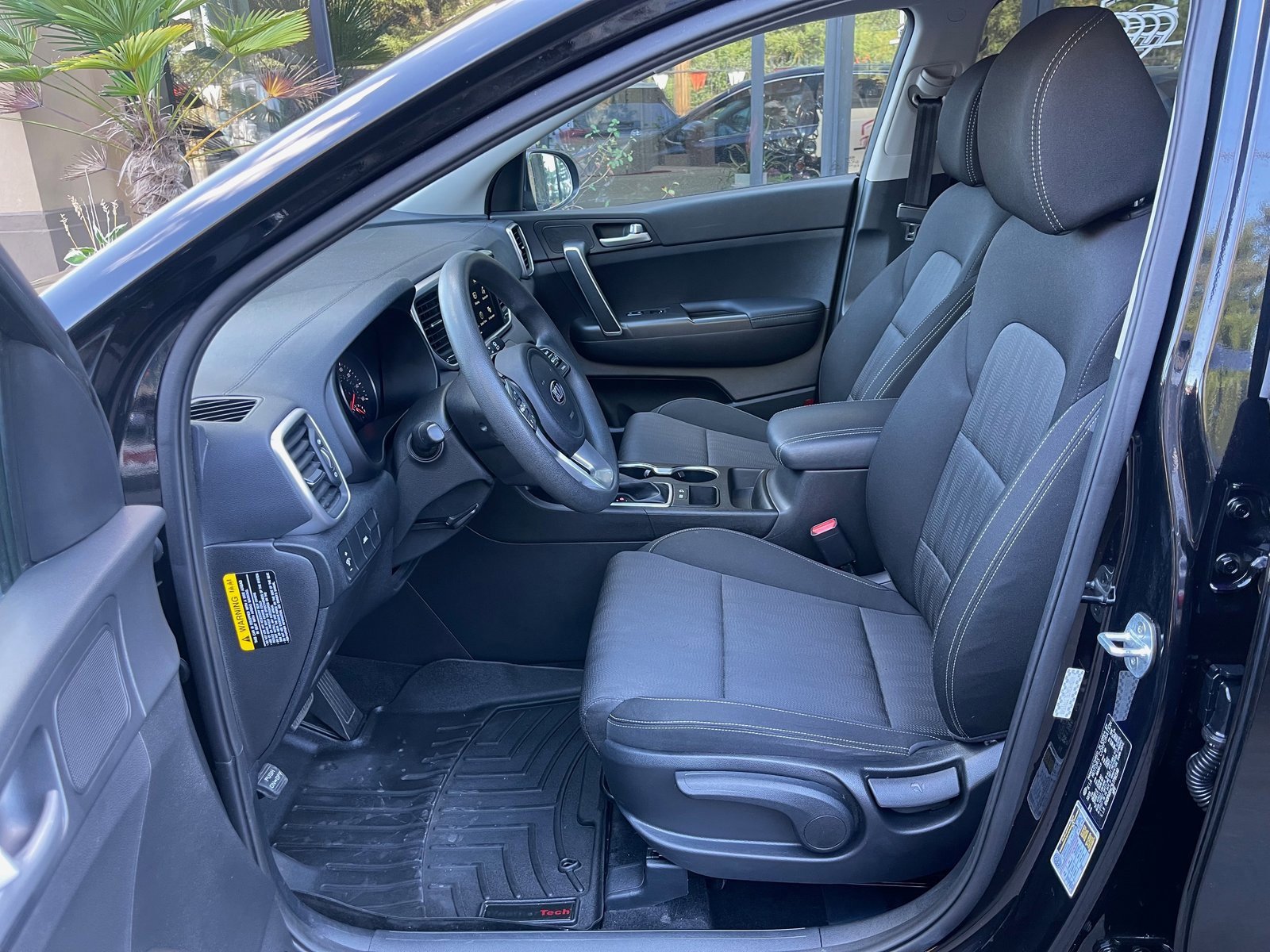Used 2020 Kia Sportage LX image 11