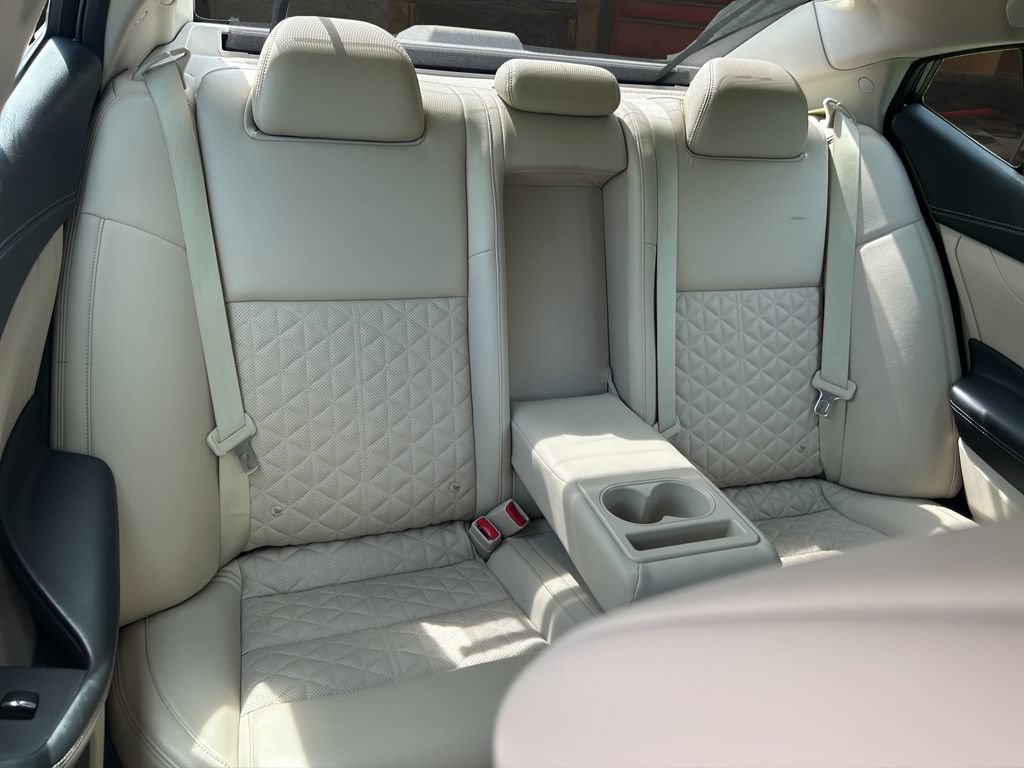 Used 2016 Nissan Maxima Platinum FWD image 10