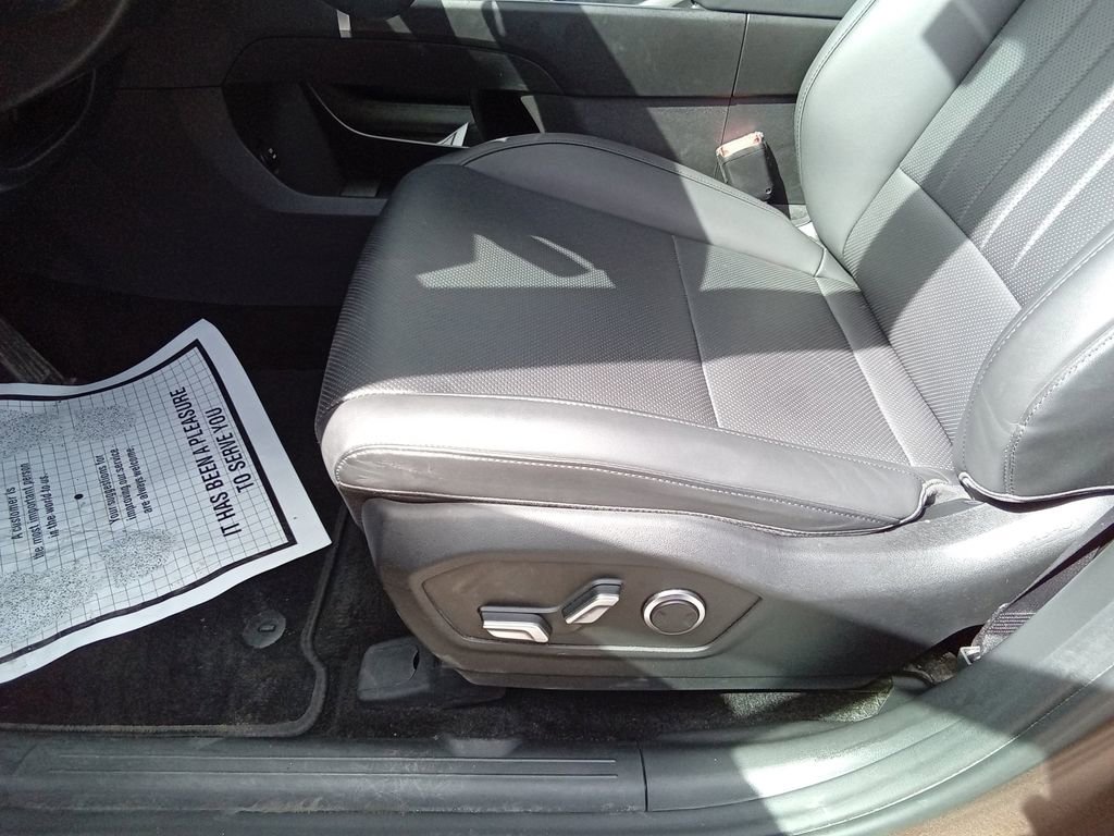 Used 2025 Hyundai Santa Fe XRT image 13