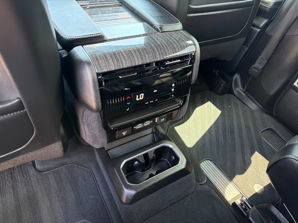 Used 2022 Jeep Wagoneer Series III w/ Flexible Seating Group AWD/4WD image 35