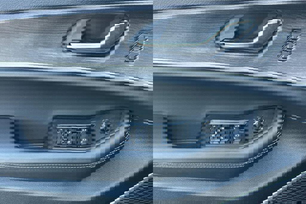 New 2026 Jeep Grand Cherokee Limited image 11