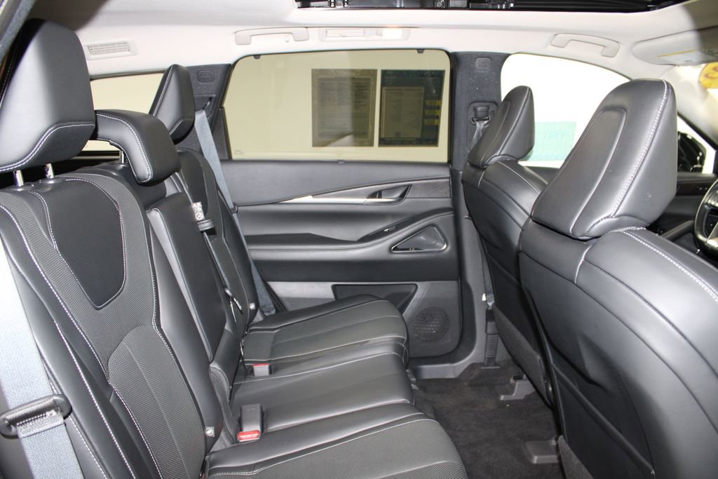 Used 2022 INFINITI QX60 Sensory w/ Cargo Package image 32