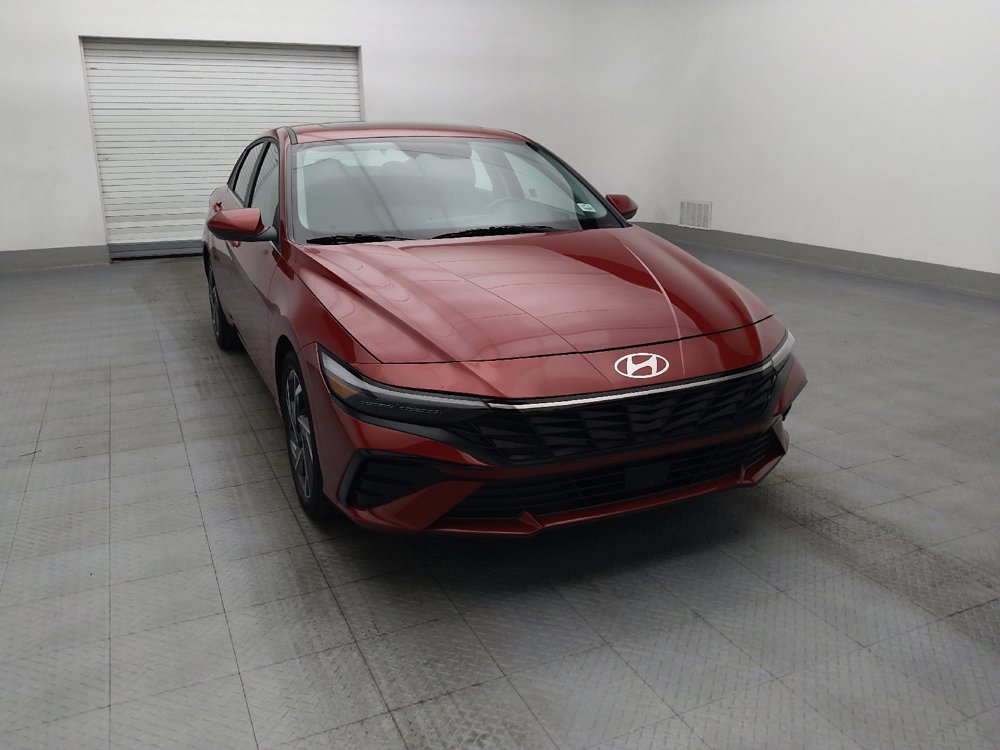 Used 2025 Hyundai Elantra SEL FWD image 14