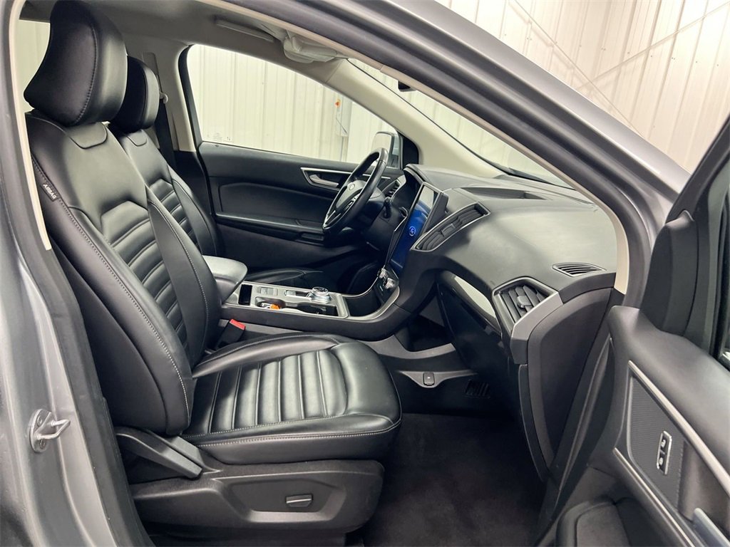 Used 2023 Ford Edge SEL image 21