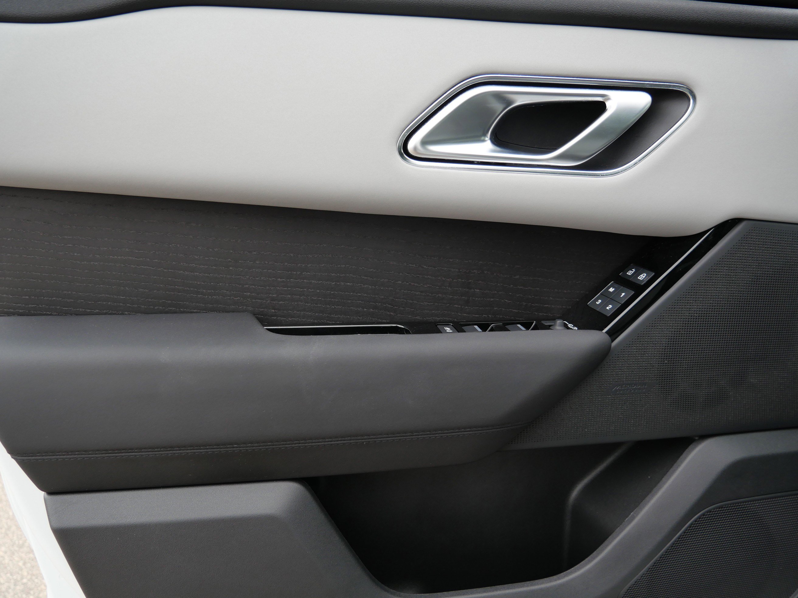 Certified 2026 Land Rover Range Rover Velar S AWD/4WD image 14