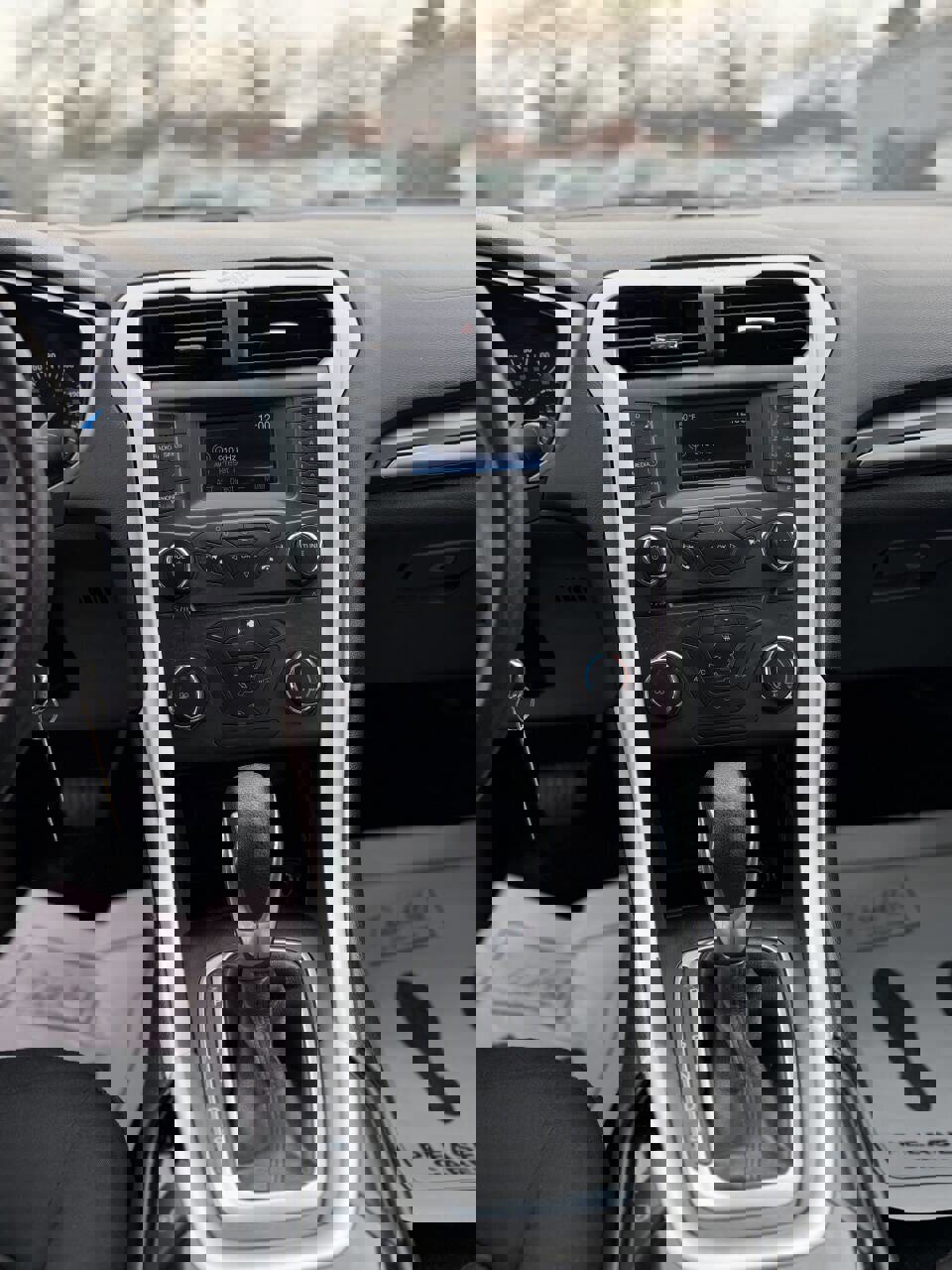 Used 2016 Ford Fusion SE image 11