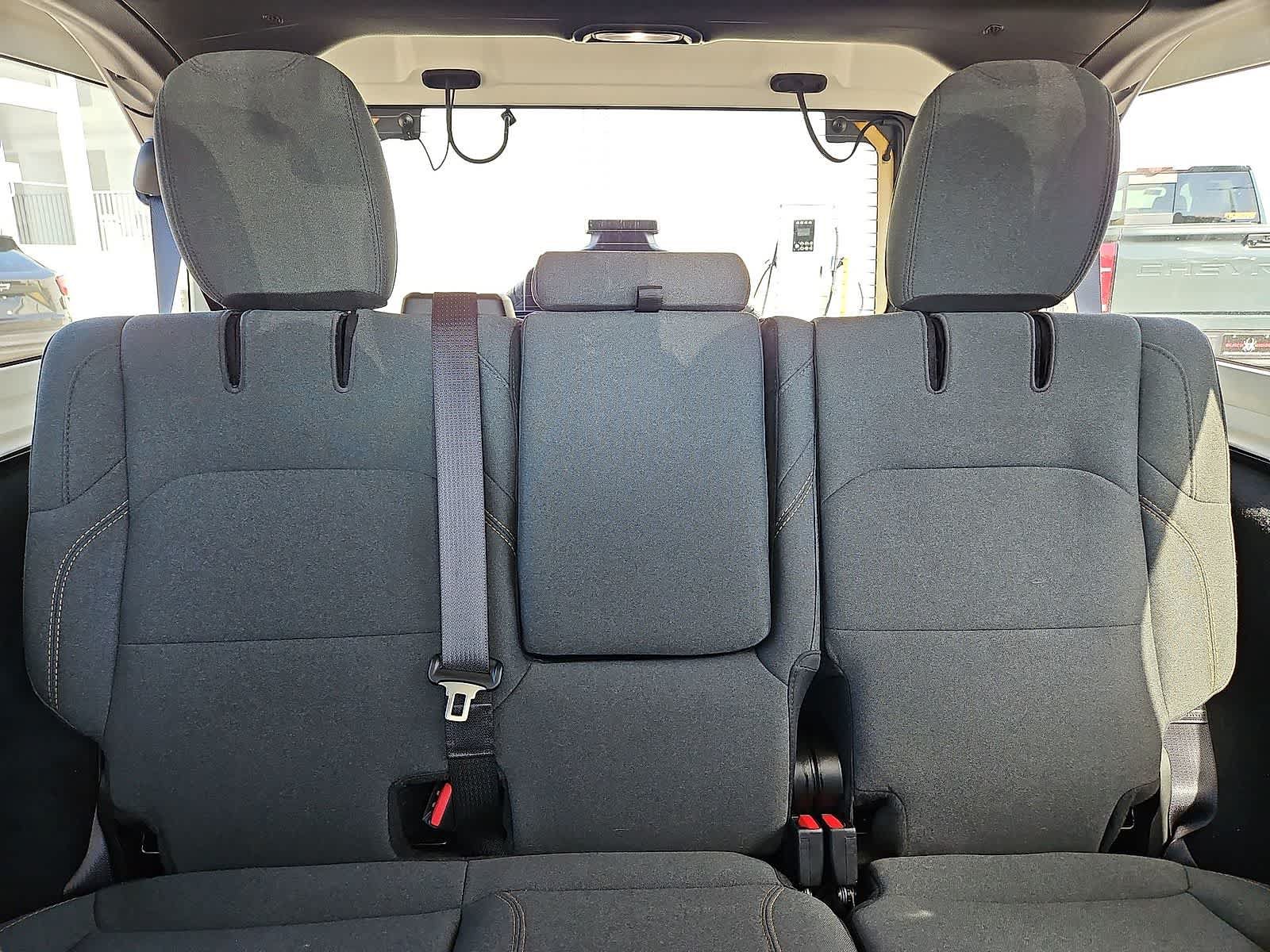 Used 2025 Jeep Wrangler Unlimited Sahara AWD/4WD image 14