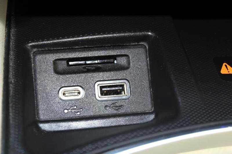 Used 2023 Buick Enclave Essence w/ Sound and Sites Package image 43