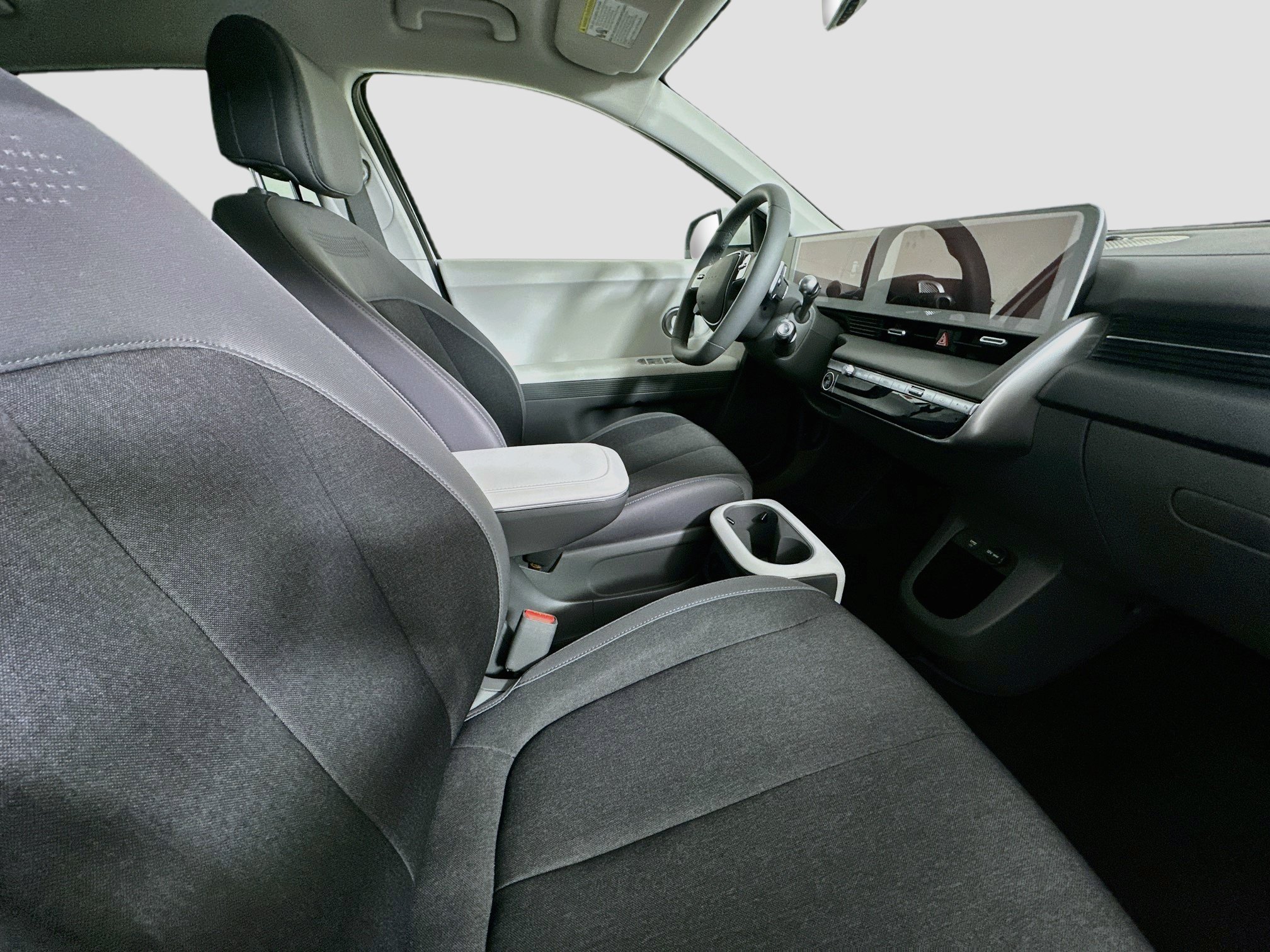 Used 2024 Hyundai Ioniq 5 SEL RWD image 30