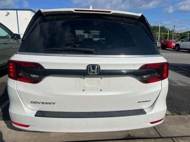 Used 2024 Honda Odyssey Sport image 3
