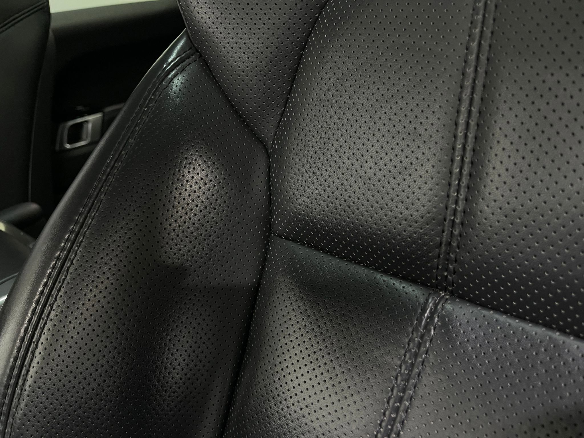 Used 2017 Land Rover Range Rover Sport HSE image 18