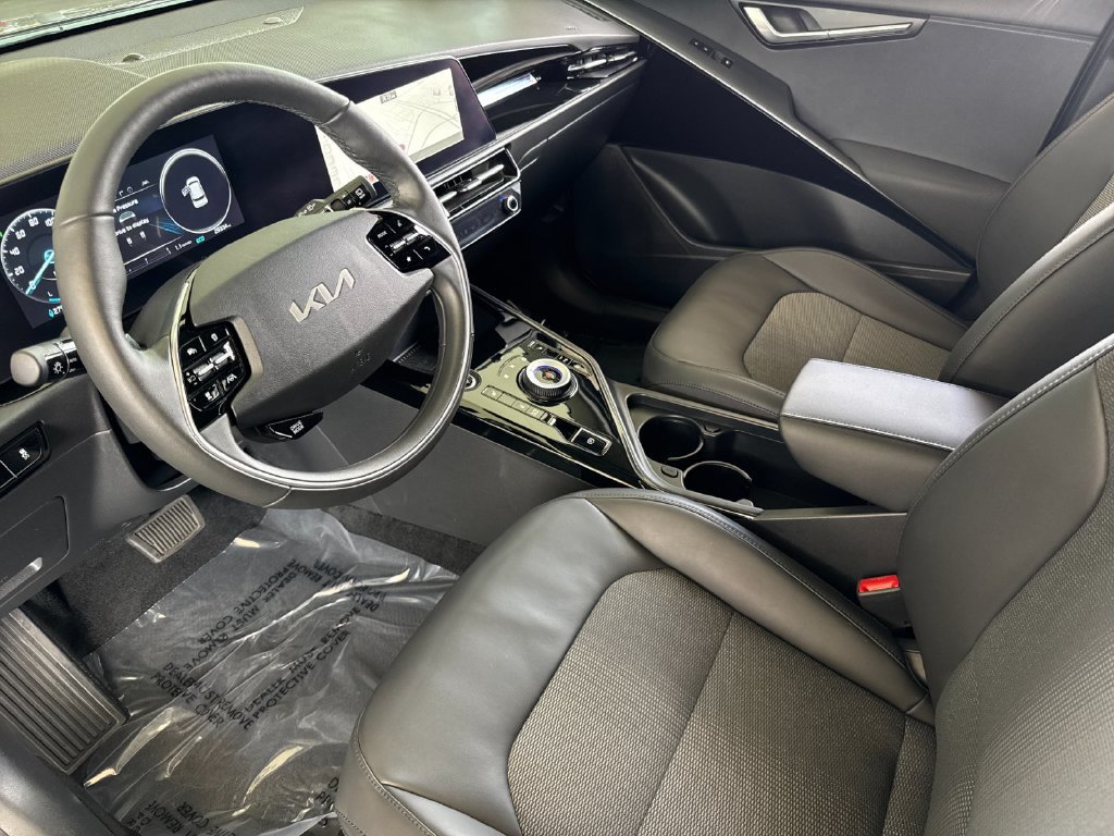 Used 2023 Kia Niro Wind w/ Wind Preserve Package FWD image 9