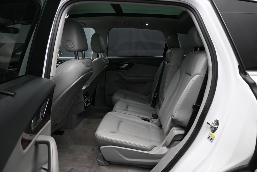 Used 2018 Audi Q7 3.0T Prestige w/ Prestige Package AWD/4WD image 25