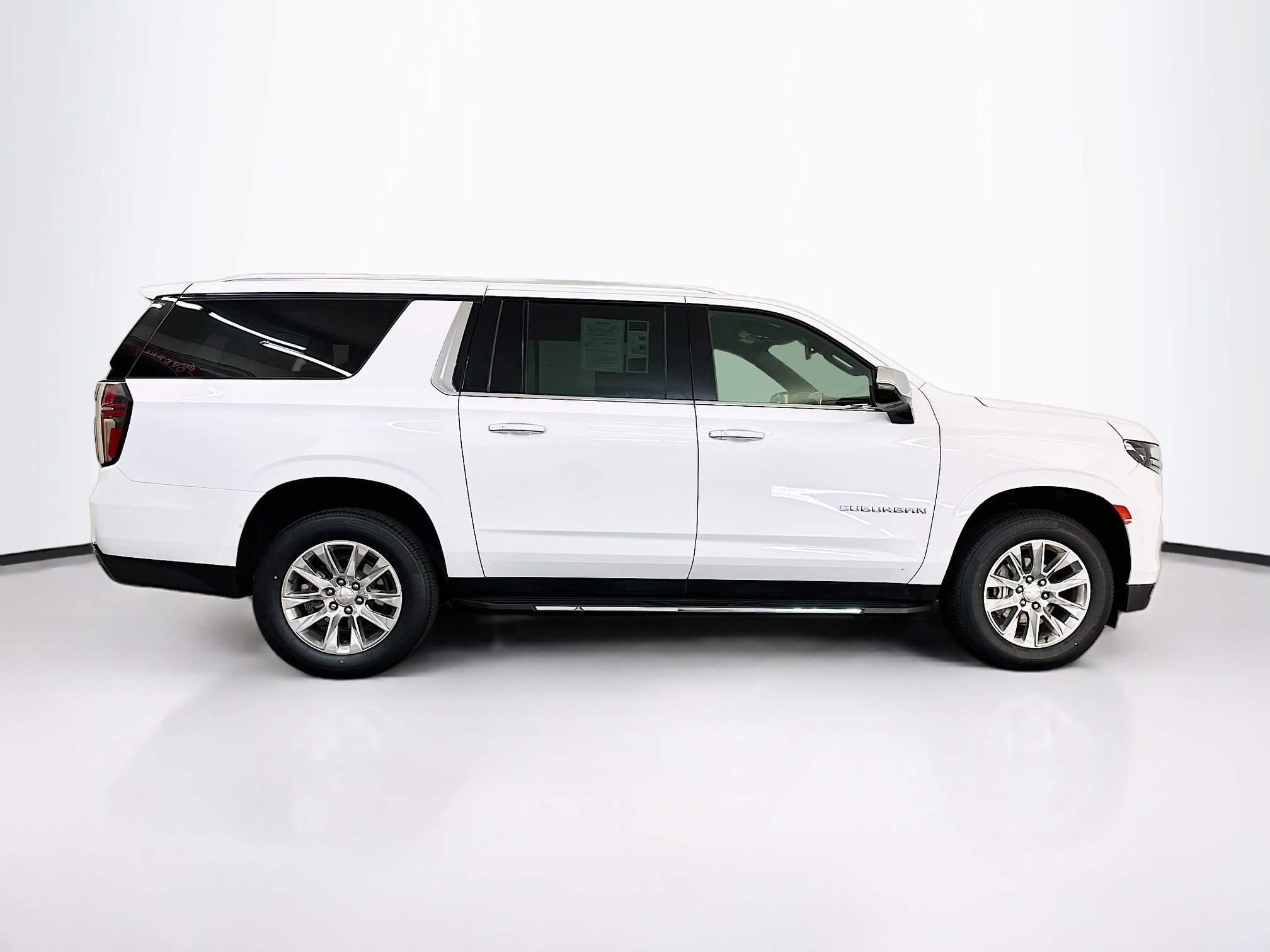 Used 2023 Chevrolet Suburban Premier image 10