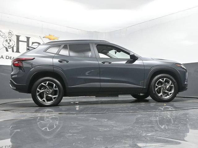 Used 2025 Chevrolet Trax LT FWD image 54