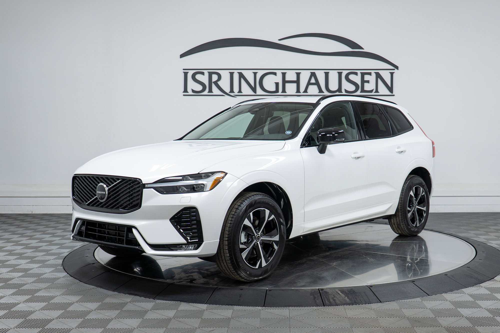 New 2026 Volvo XC60 B5 Core w/ Climate Package