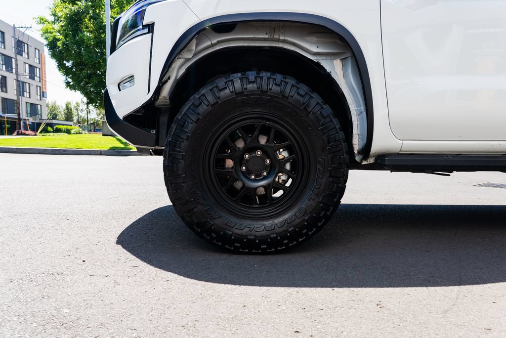 Used 2023 Nissan Frontier PRO-4X w/ Pro-4X Premium Package AWD/4WD image 7