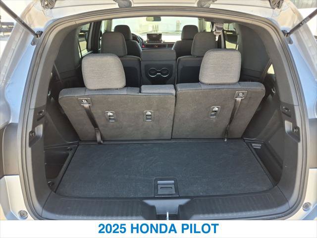 Certified 2025 Honda Pilot Sport image 23