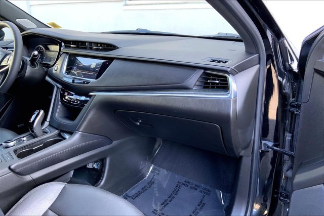 Used 2021 Cadillac XT5 Premium Luxury w/ LPO, Floor Liner Package AWD/4WD image 15
