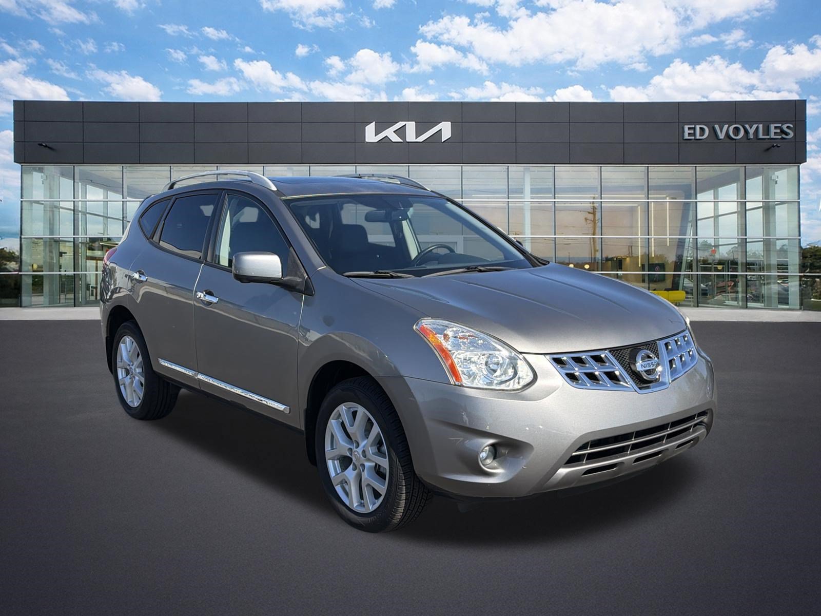 Used 2013 Nissan Rogue SL FWD image 1