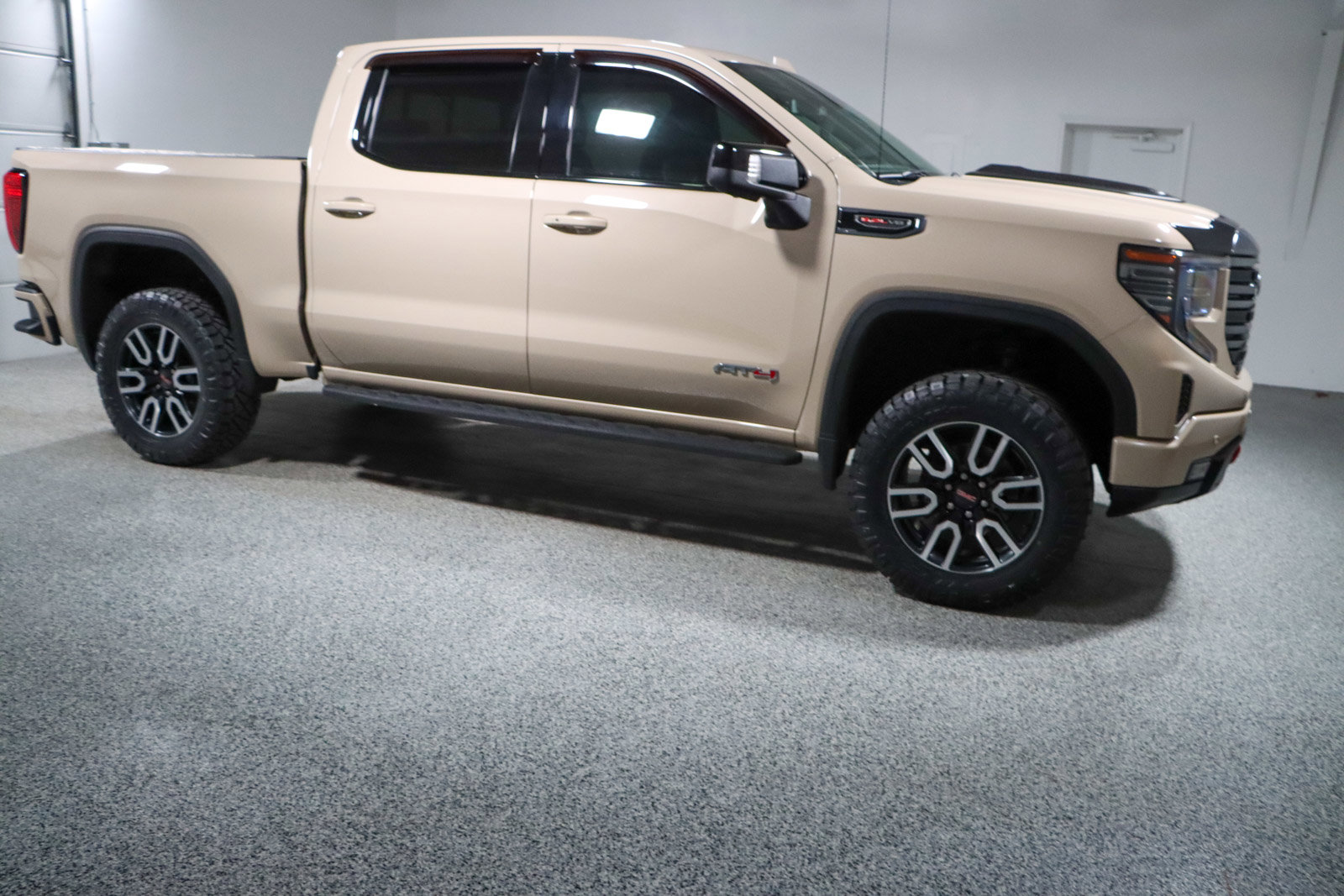 Used 2022 GMC Sierra 1500 AT4 w/ AT4 Premium Package image 7