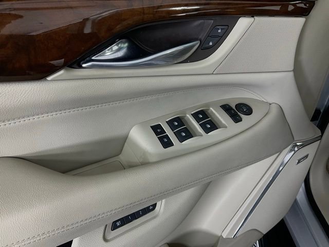 Used 2017 Cadillac Escalade Luxury image 23