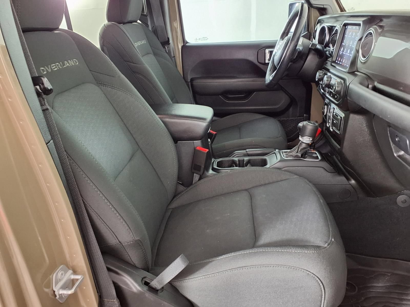 Used 2020 Jeep Gladiator Overland w/ Dual Top Group AWD/4WD image 9