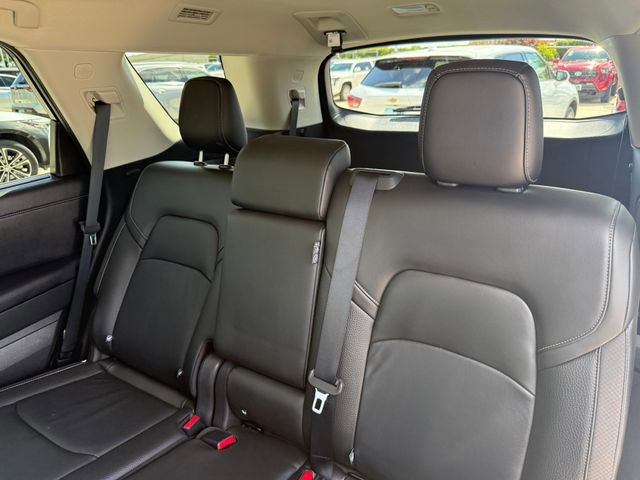 Used 2025 Nissan Pathfinder SL image 29