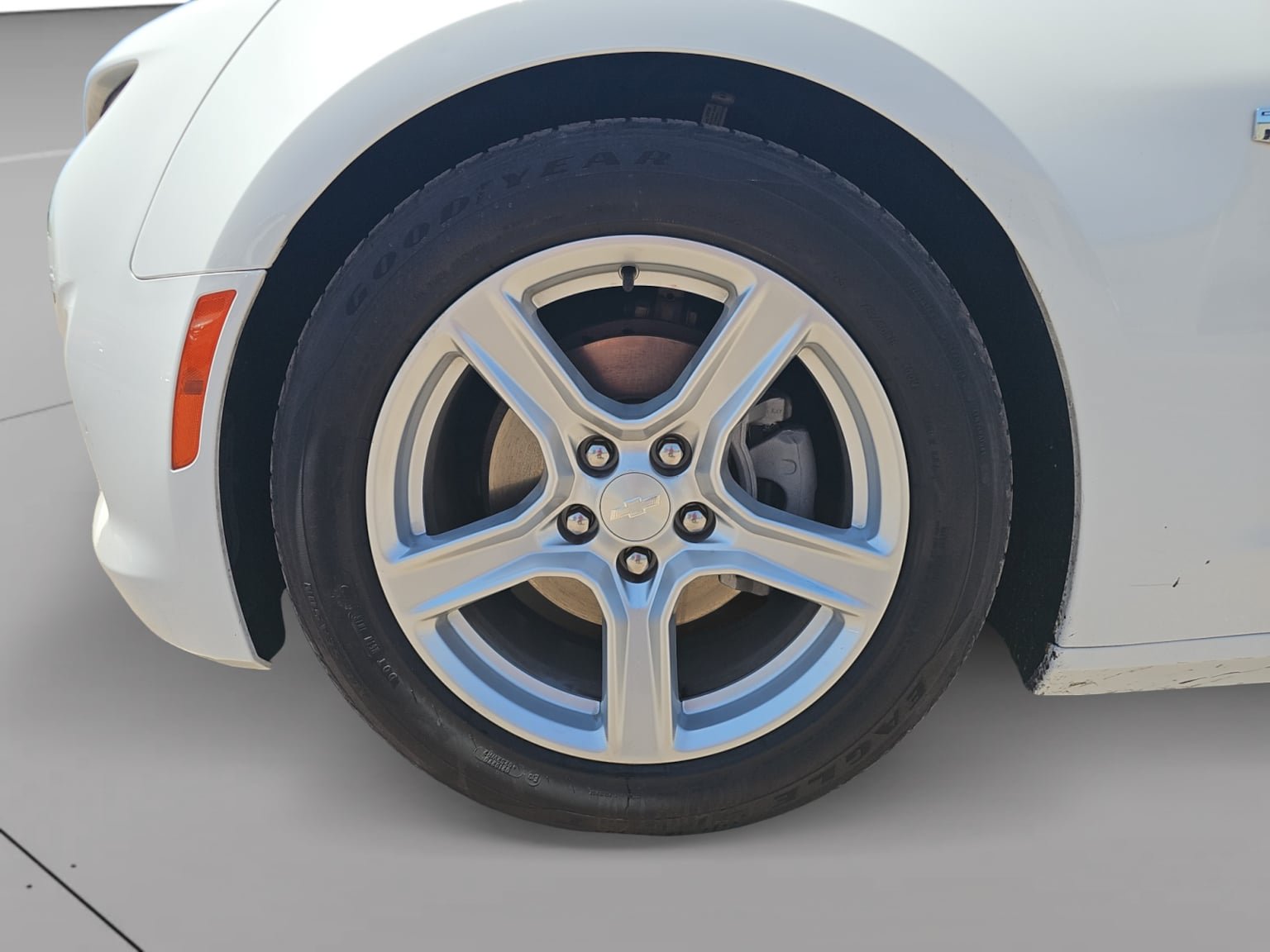 Used 2023 Chevrolet Camaro LT RWD image 9