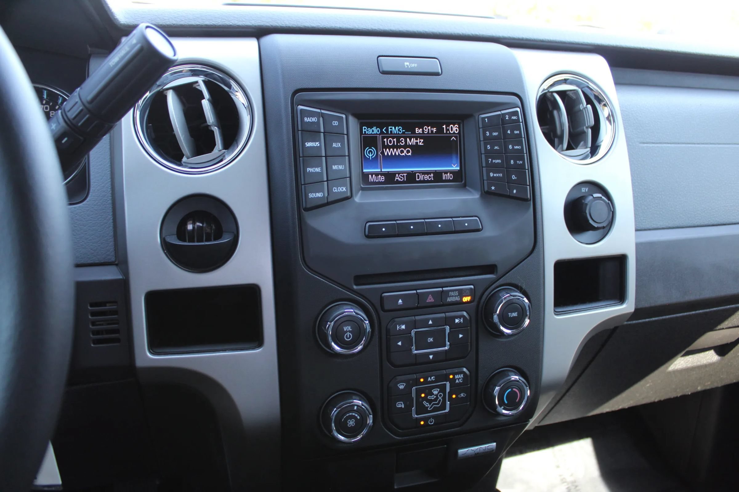 Used 2014 Ford F150 XLT w/ XLT Chrome Package RWD image 17