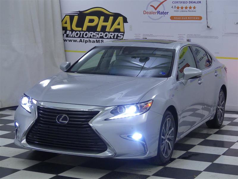 Used 2017 Lexus ES 300h w/ Luxury Package FWD image 4