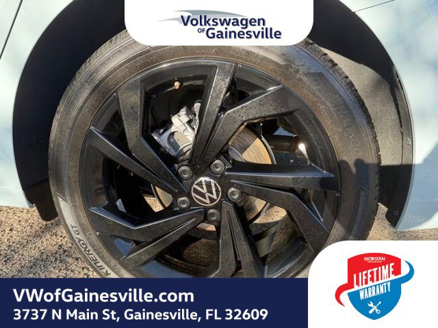 Used 2025 Volkswagen Jetta SE image 27