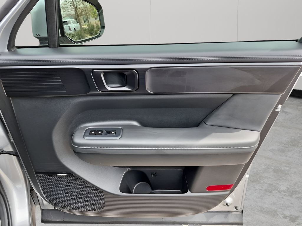 Used 2025 Hyundai Santa Fe Calligraphy image 13