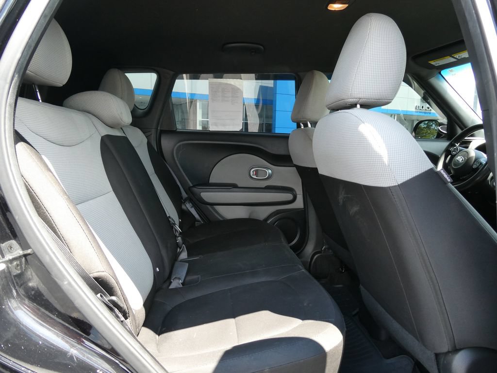 Used 2016 Kia Soul FWD image 15