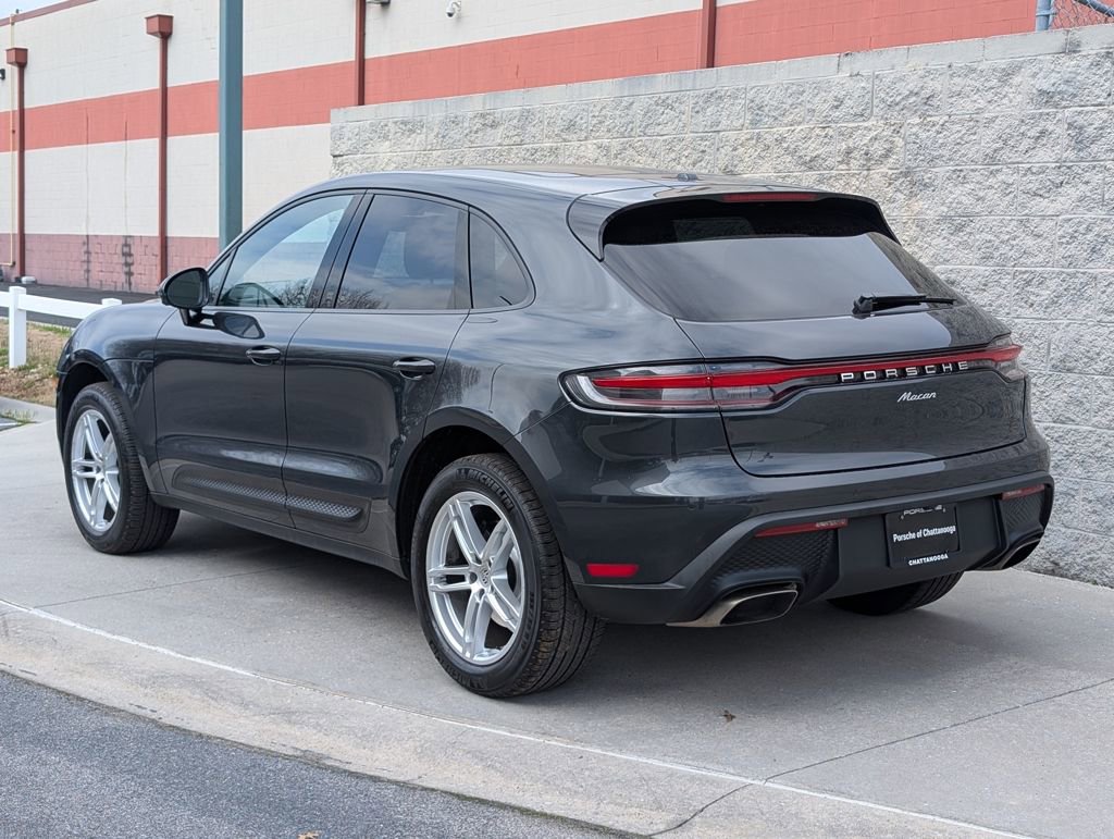 Certified 2022 Porsche Macan AWD/4WD image 3
