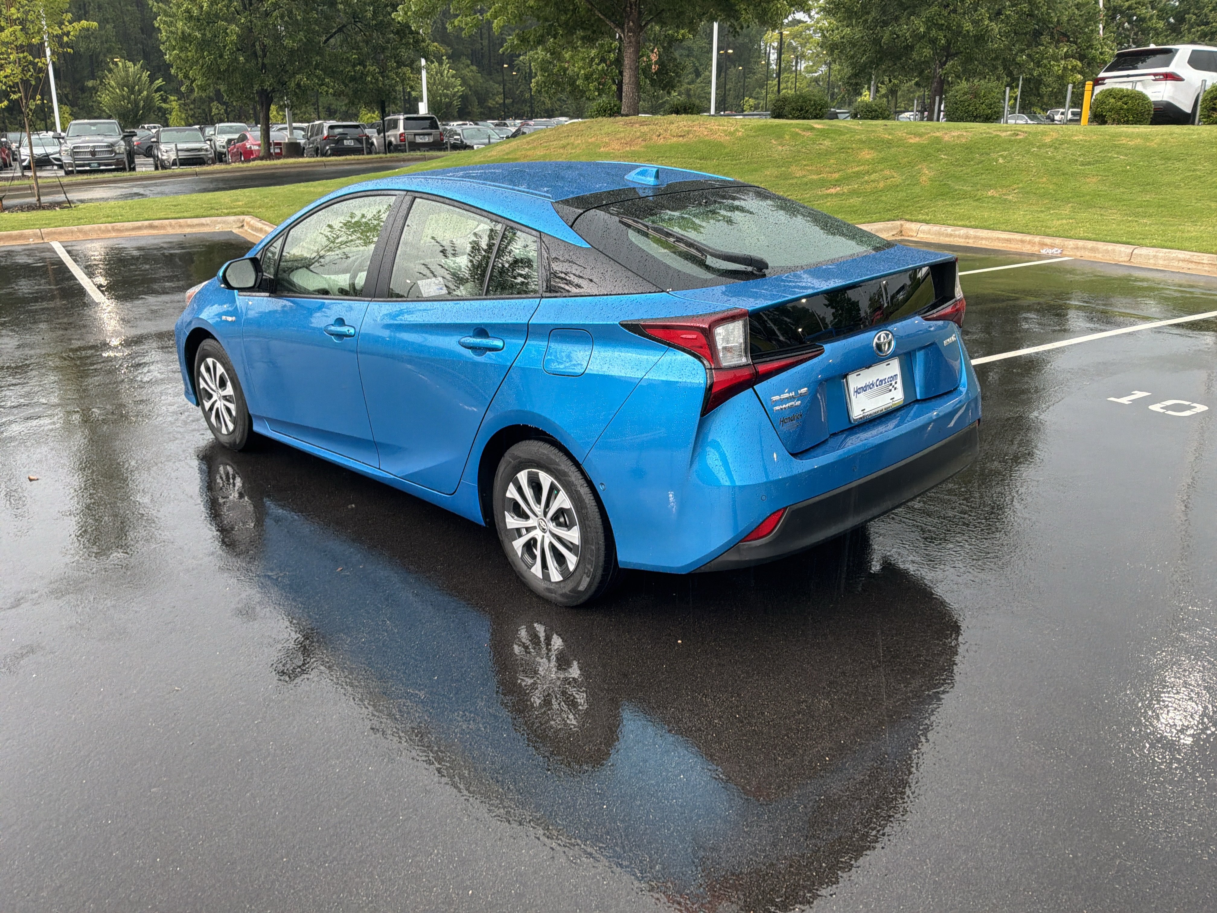 Used 2020 Toyota Prius LE AWD/4WD image 8